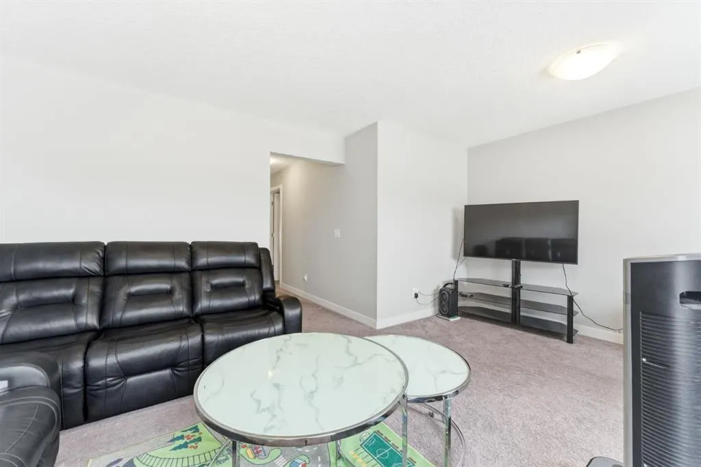 14 Belvedere Point SE