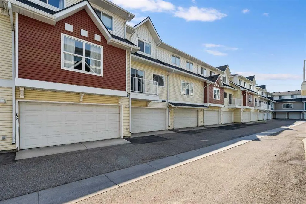 205 Mckenzie Towne Gate SE