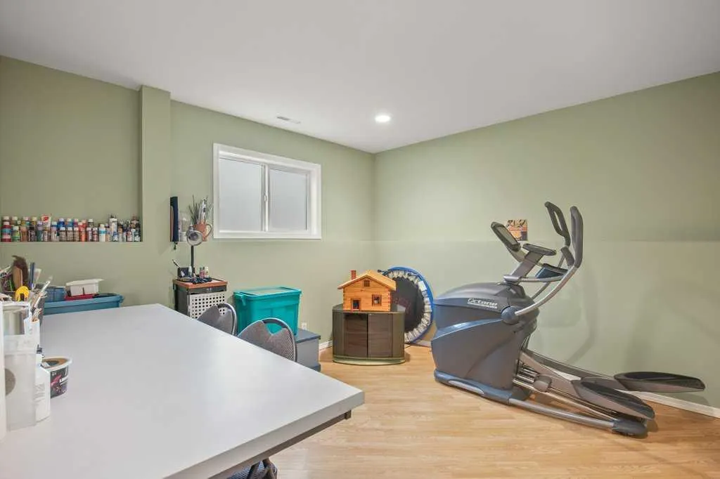 10 Hansen Close