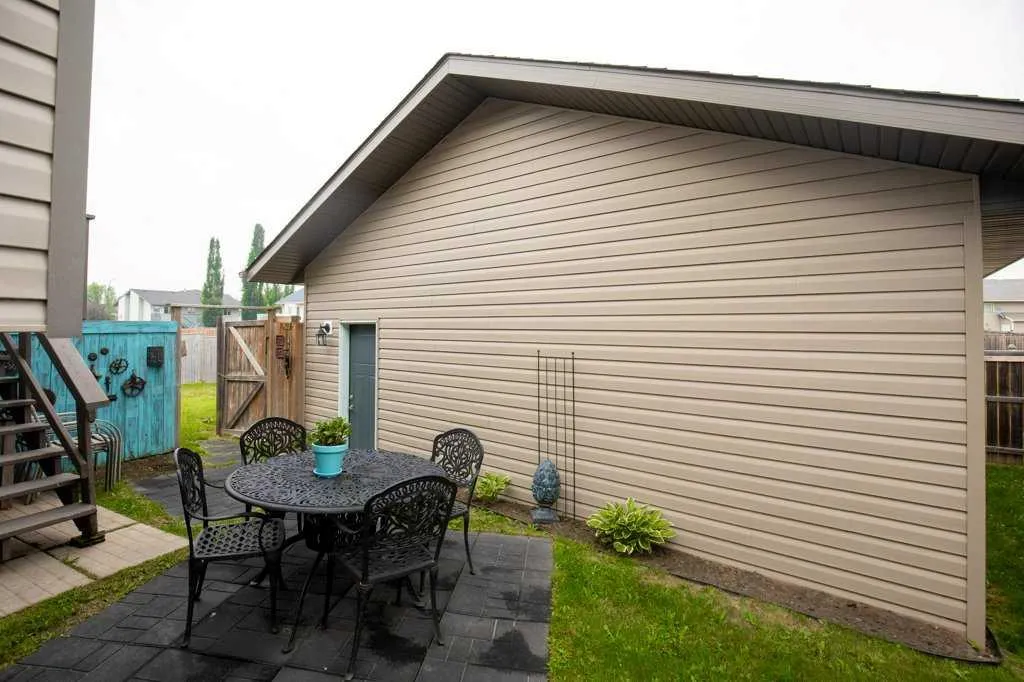 10 Hansen Close