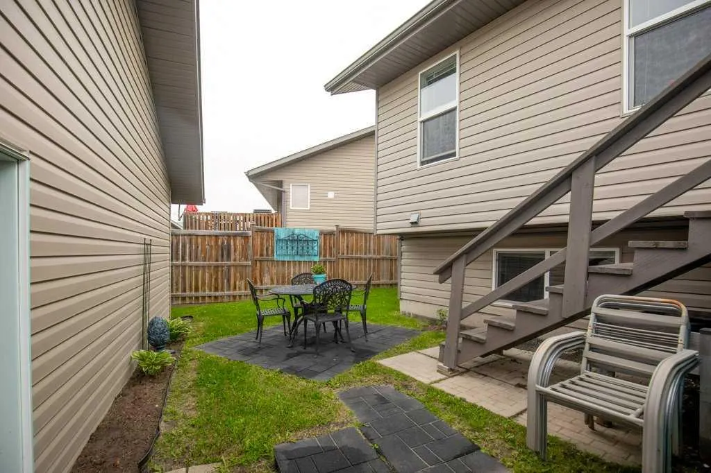10 Hansen Close