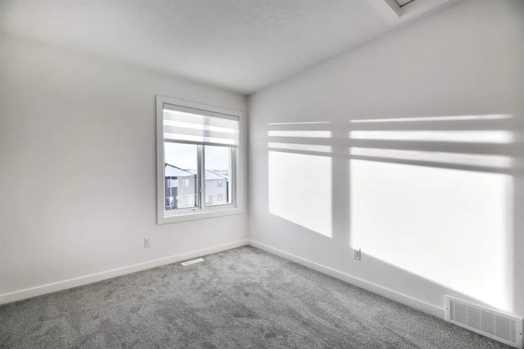 45 Legacy Point Terrace SE