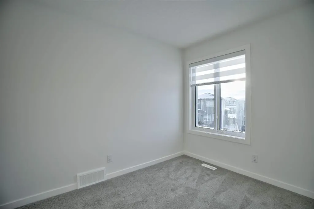 45 Legacy Point Terrace SE