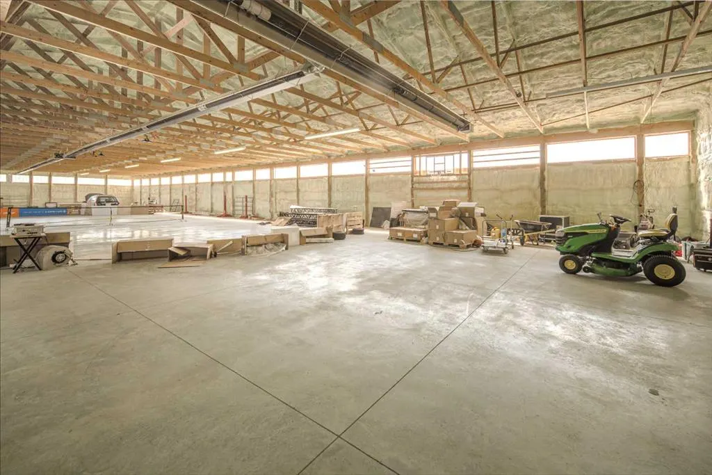 33076 Township Road 243