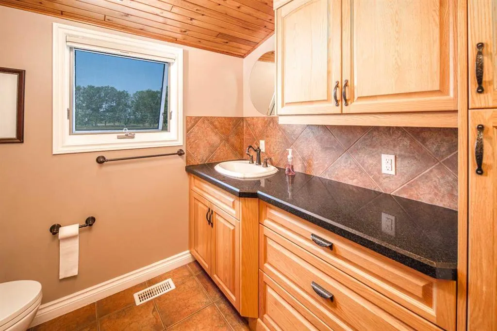 33076 Township Road 243