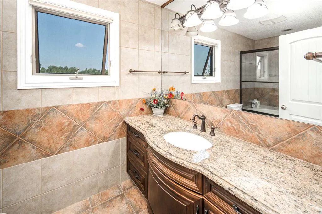 33076 Township Road 243