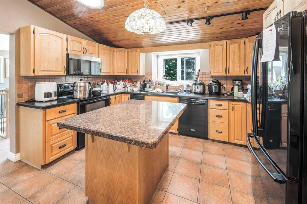33076 Township Road 243