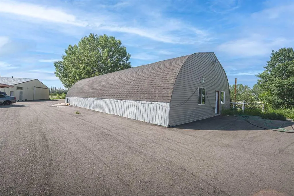 33076 Township Road 243