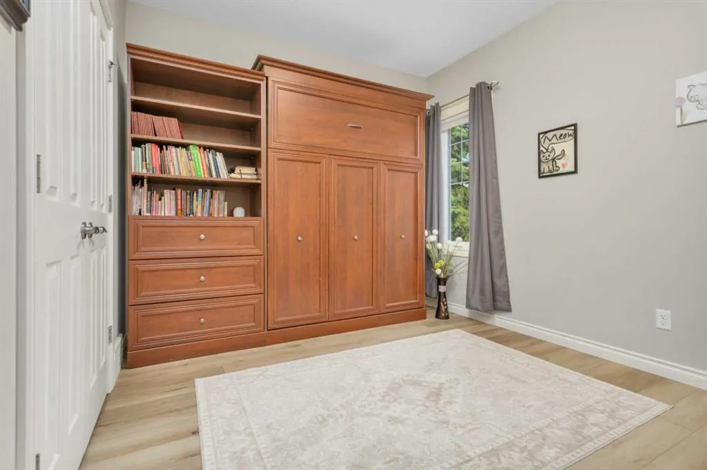 7001 52 Street #1