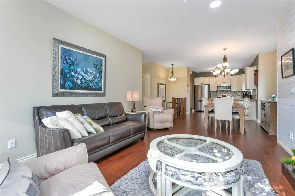 7001 52 Street #1
