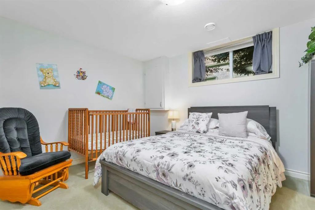 7001 52 Street #1