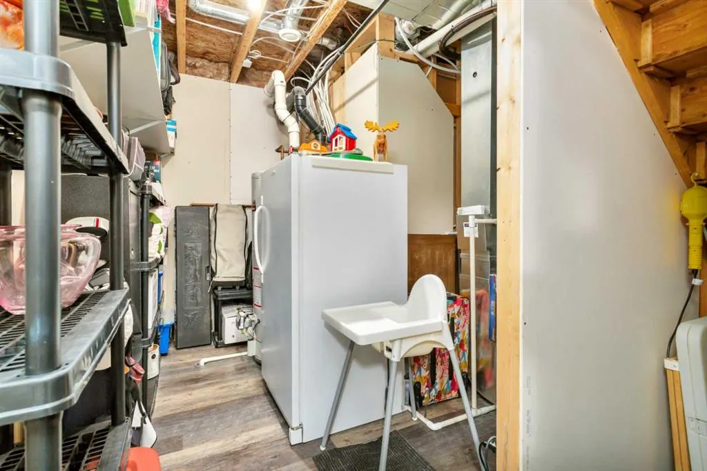 7001 52 Street #1