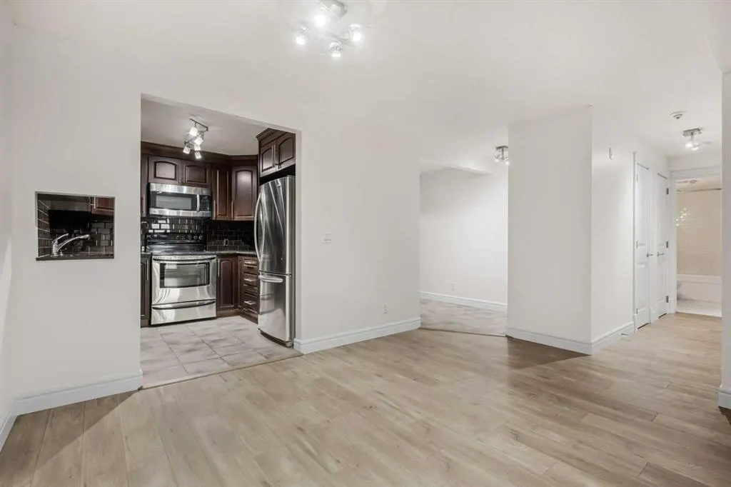 2010 35 Avenue SW #207