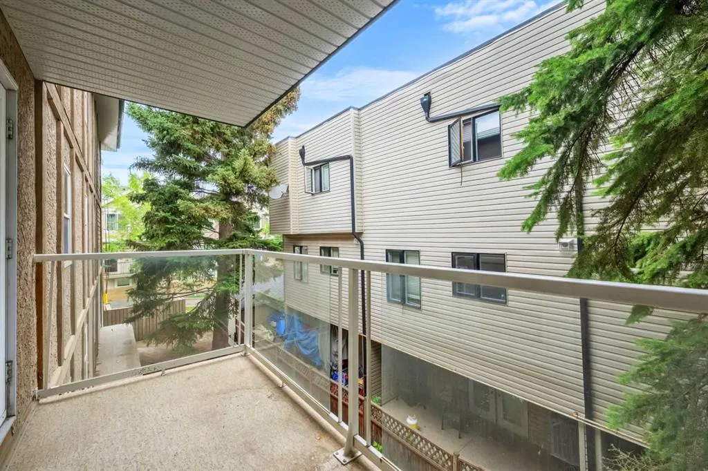 2010 35 Avenue SW #207