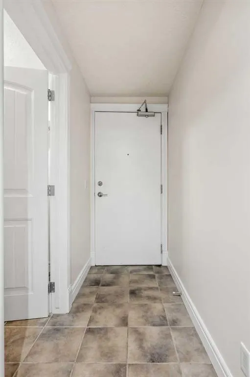 2010 35 Avenue SW #207