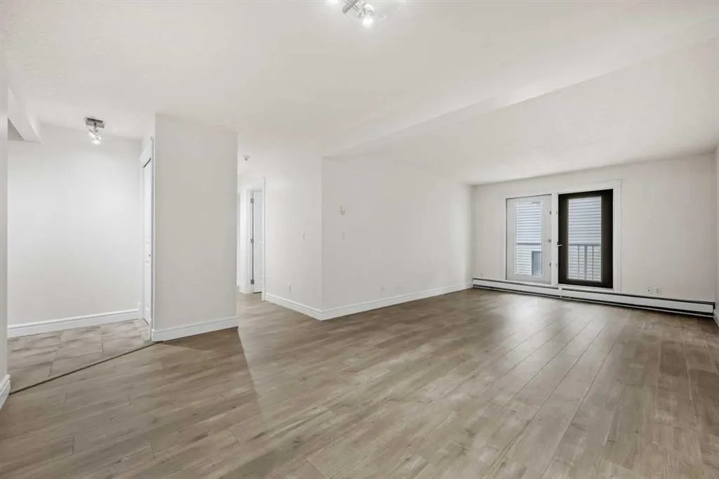 2010 35 Avenue SW #207