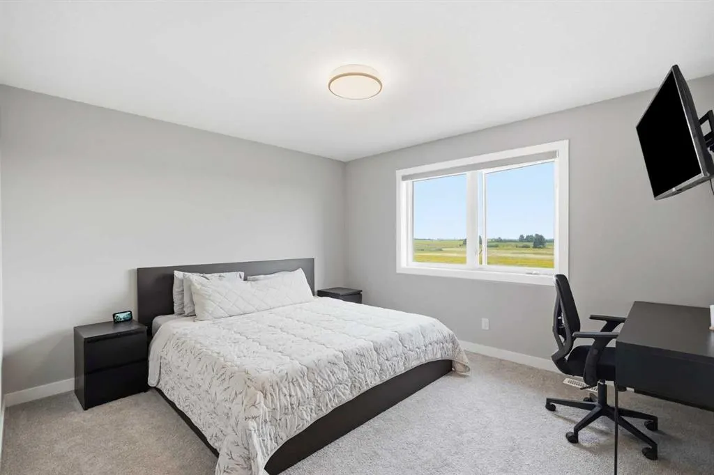 143 Belvedere Crescent SE