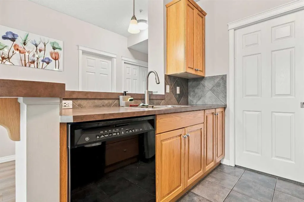 25 Prestwick Drive SE #208