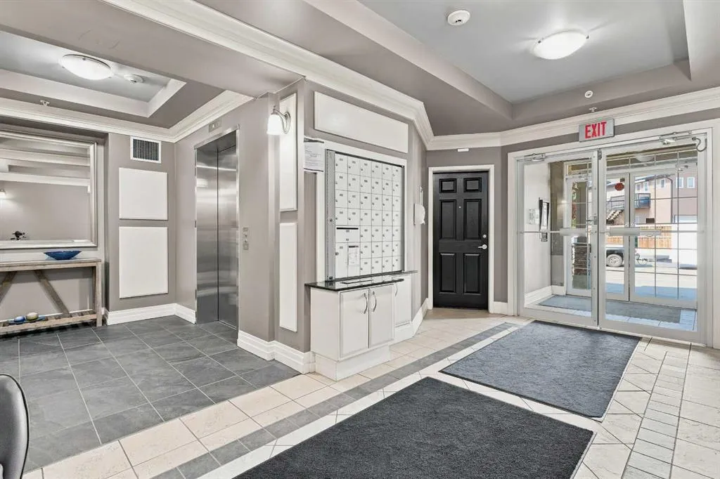 25 Prestwick Drive SE #208