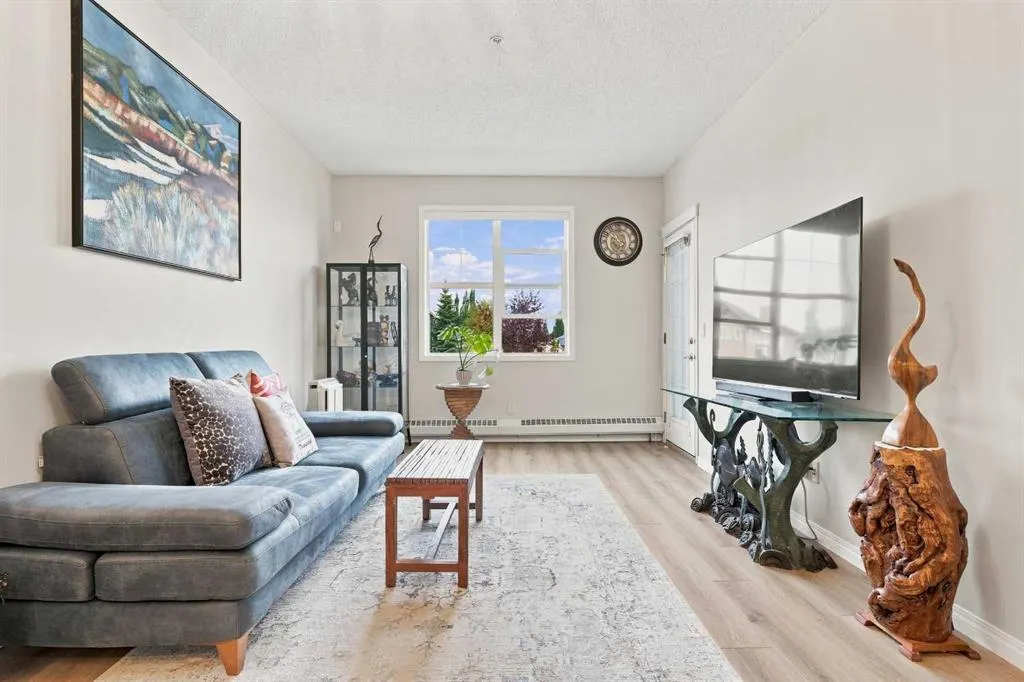 25 Prestwick Drive SE #208