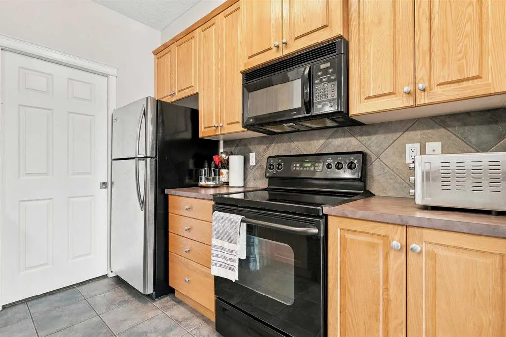 25 Prestwick Drive SE #208