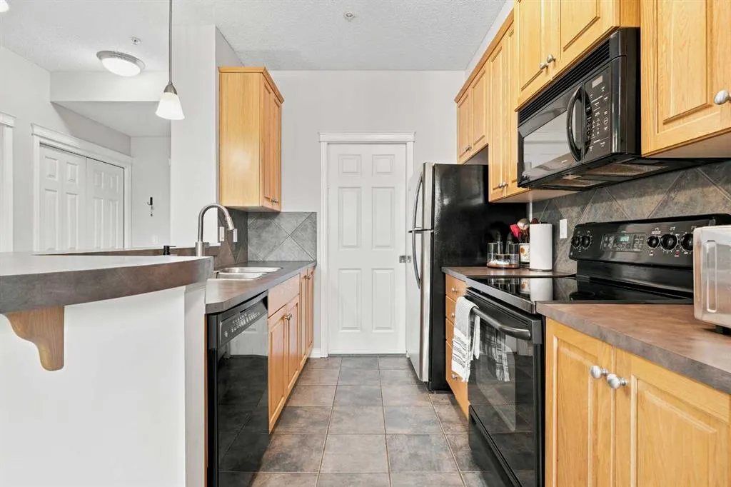 25 Prestwick Drive SE #208
