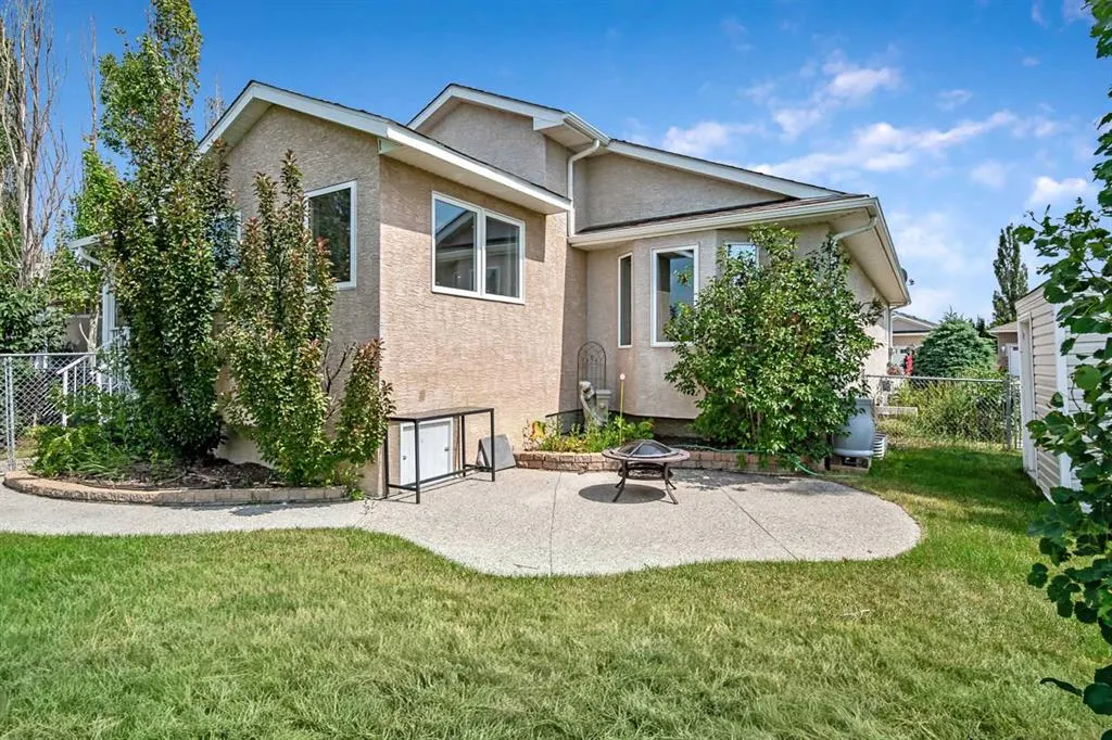 443 Riverside Green NW