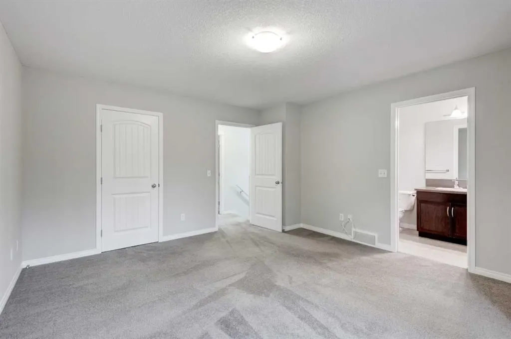 127 Prestwick Villas SE