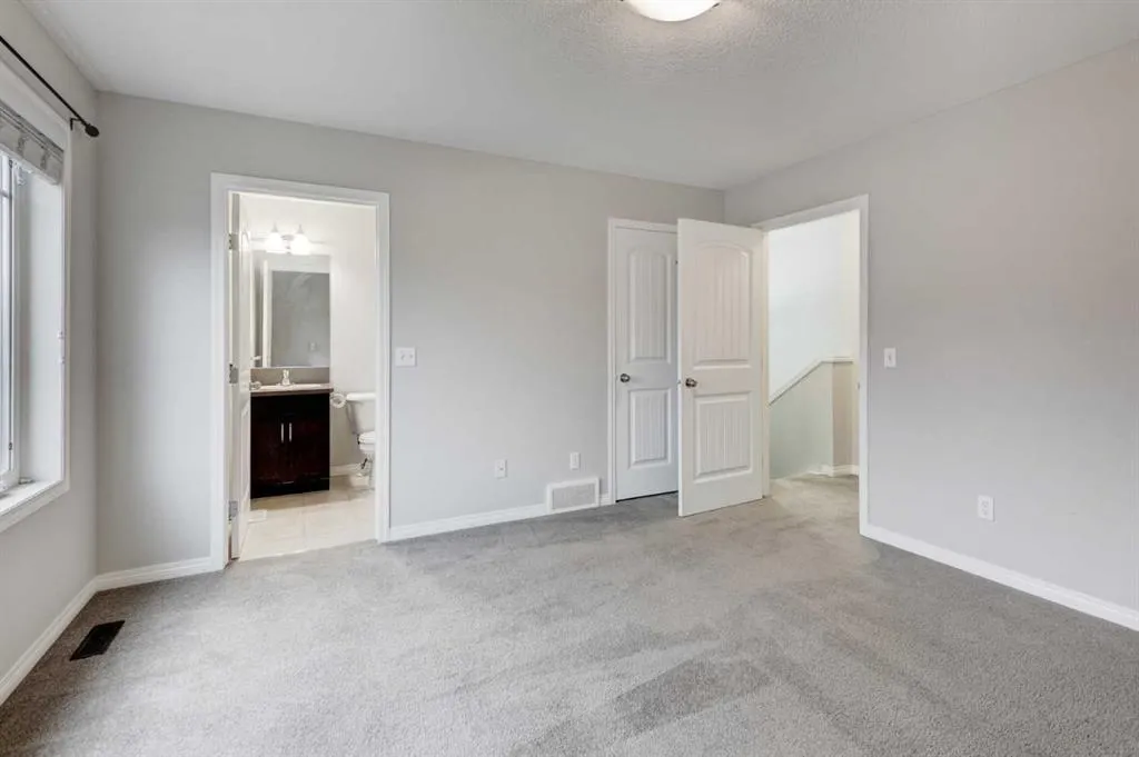 127 Prestwick Villas SE