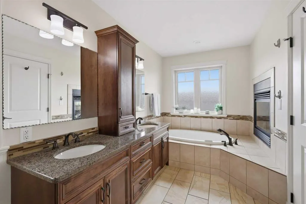 95 Regatta Way