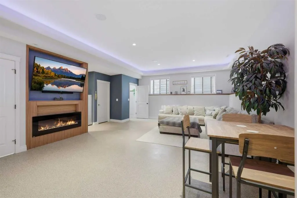 95 Regatta Way