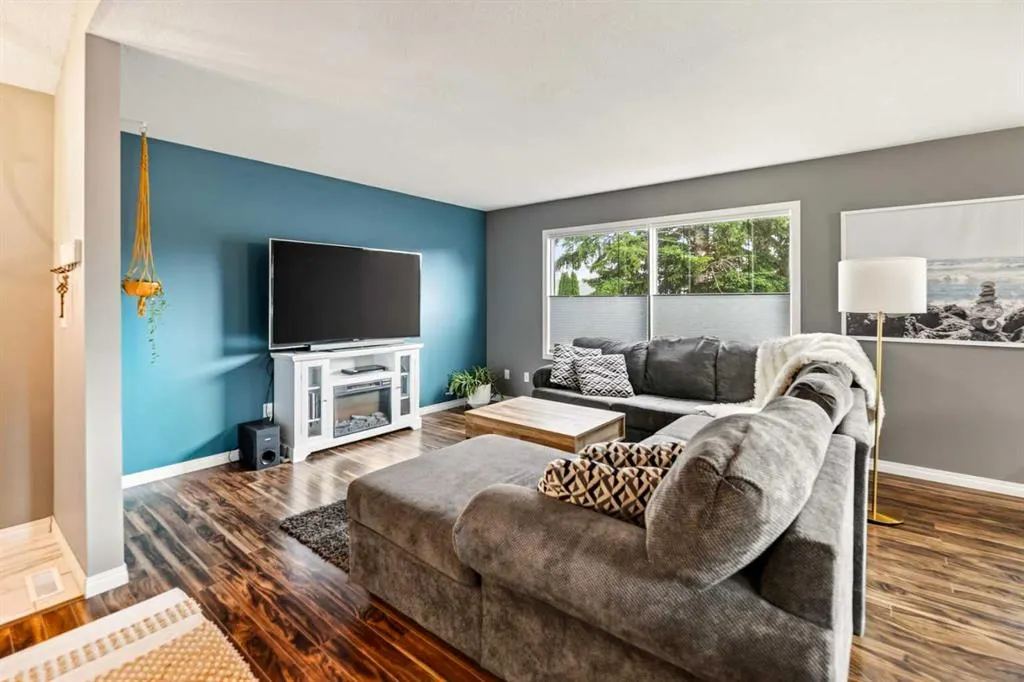 12 Opal Close
