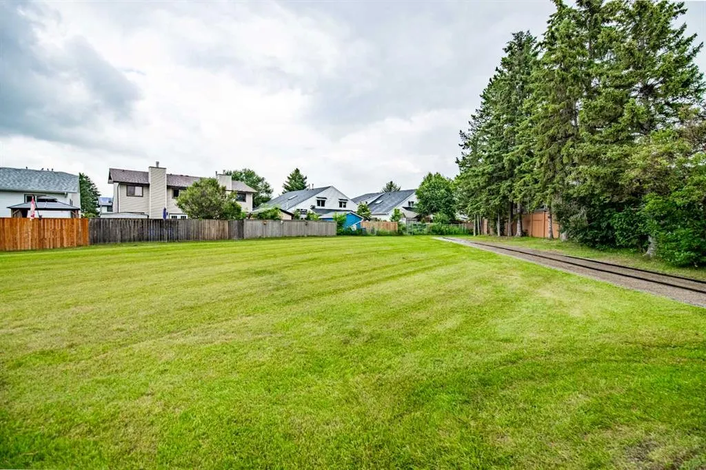 12 Opal Close