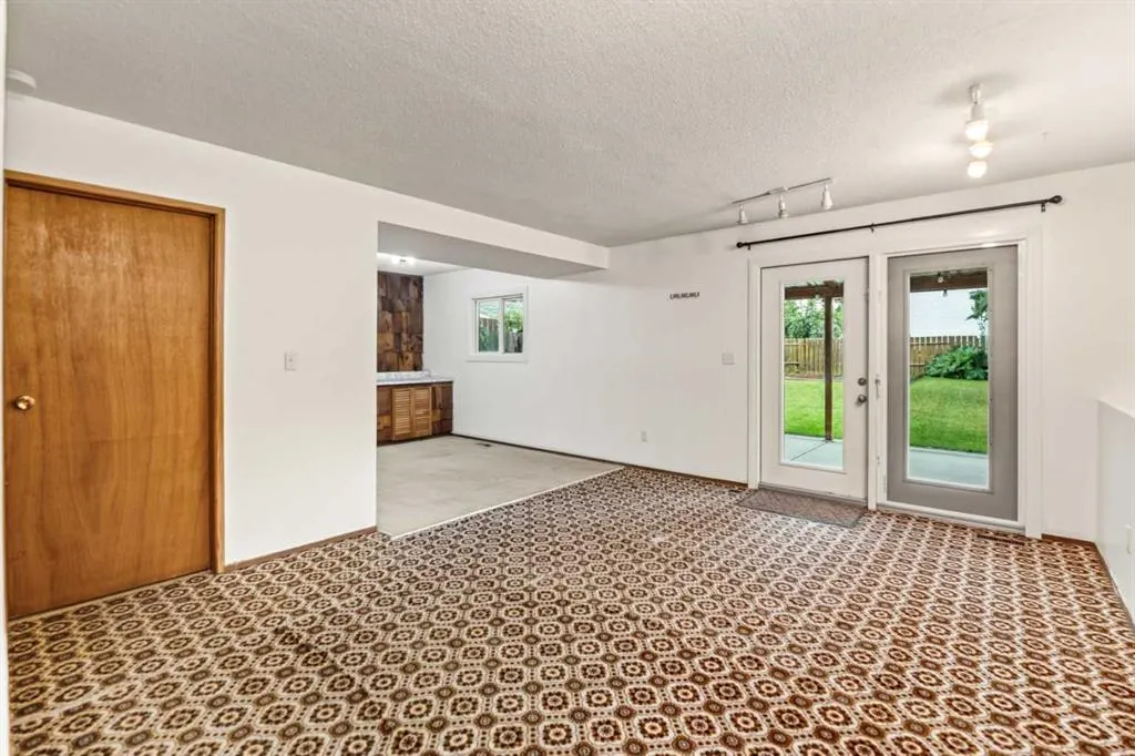 12 Opal Close
