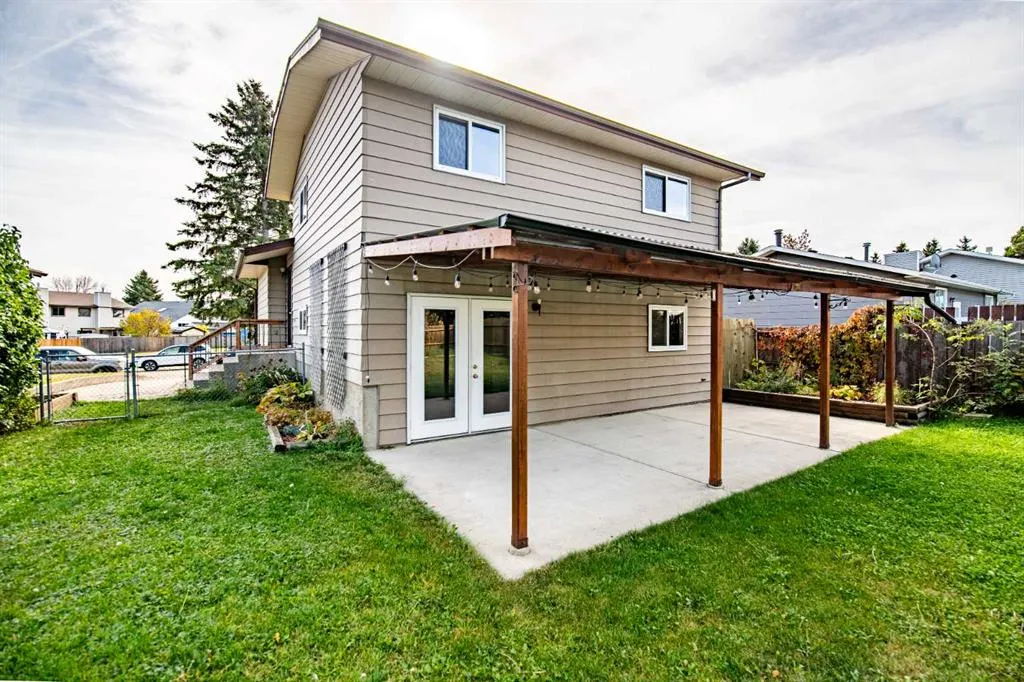 12 Opal Close