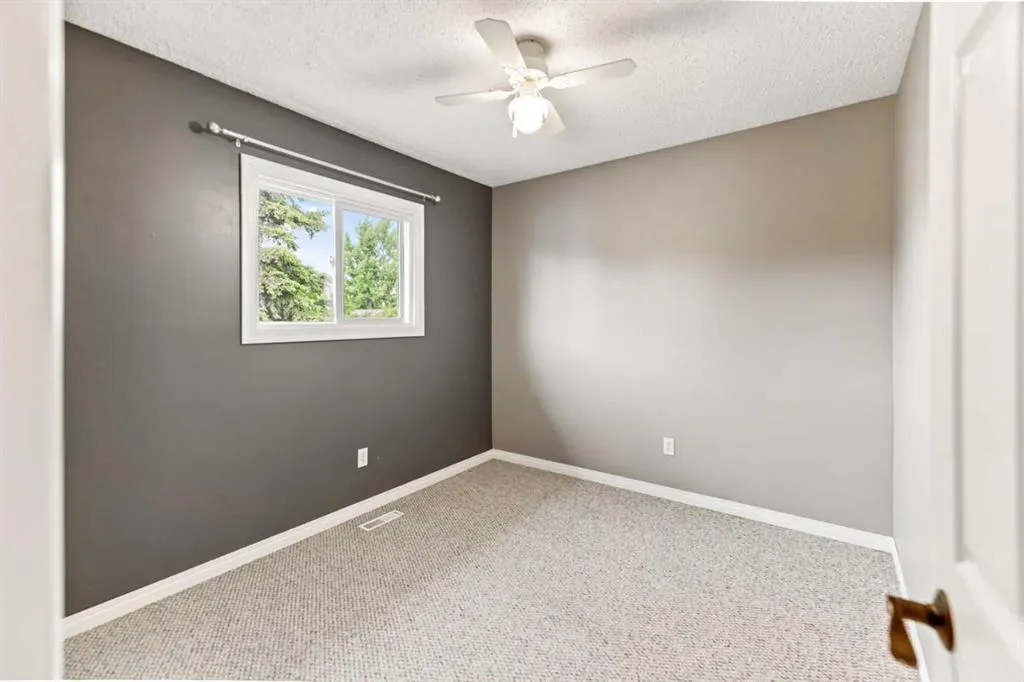 12 Opal Close