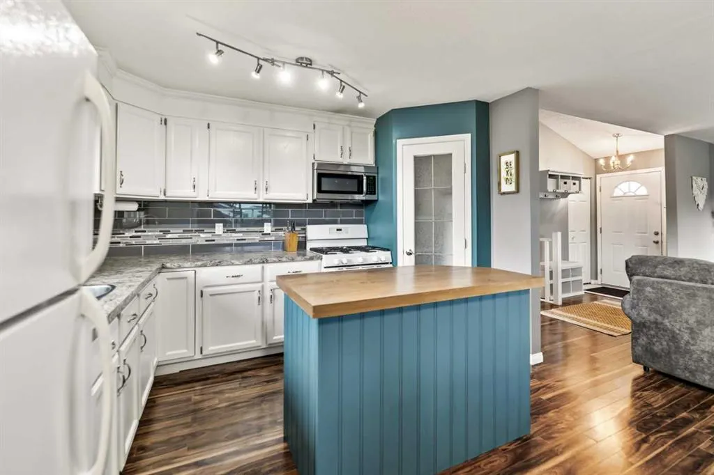12 Opal Close