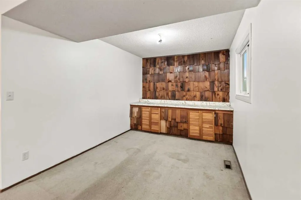 12 Opal Close