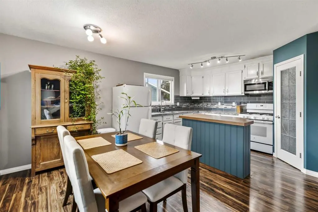 12 Opal Close