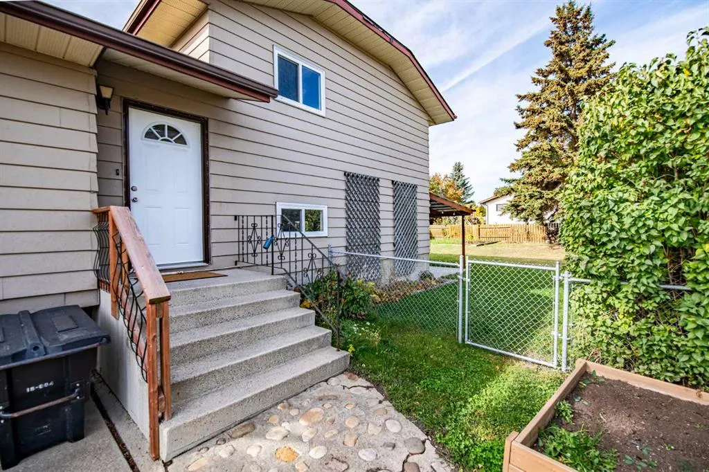 12 Opal Close
