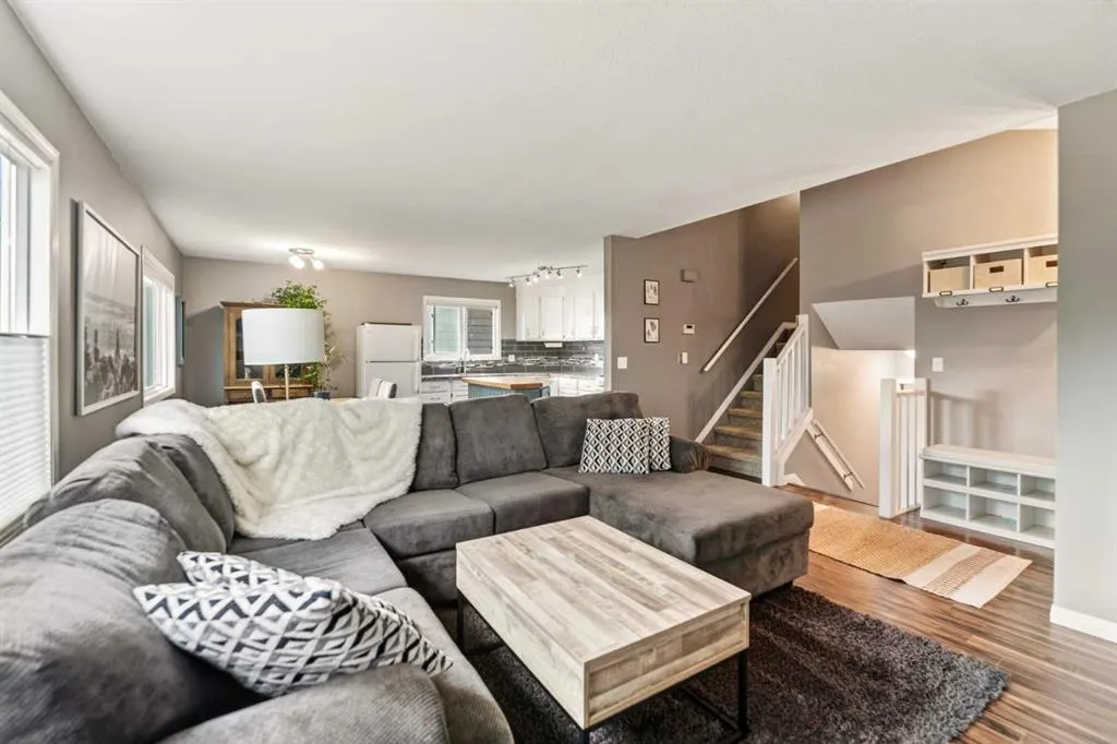 12 Opal Close