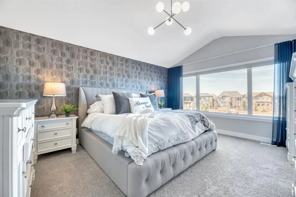 6 Legacy Woods Crescent SE