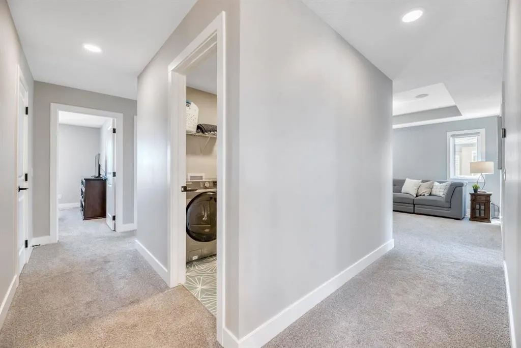 6 Legacy Woods Crescent SE