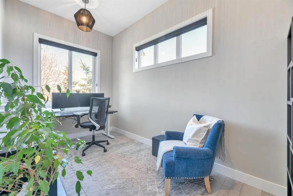6 Legacy Woods Crescent SE