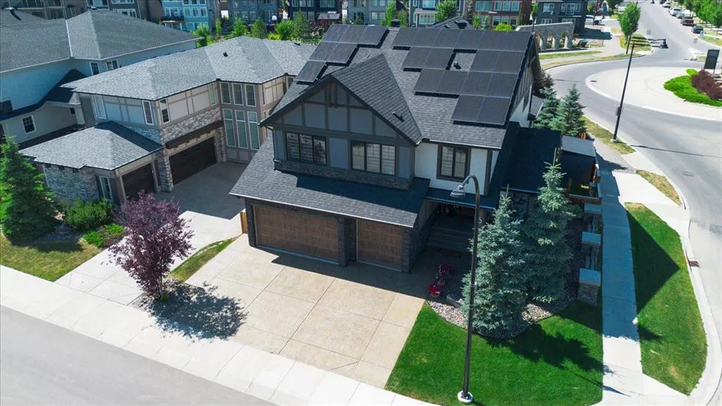 6 Legacy Woods Crescent SE