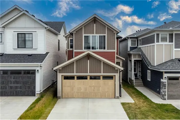 328 Homestead Grove NE