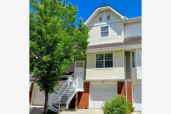 156 Tuscany Springs Gardens NW