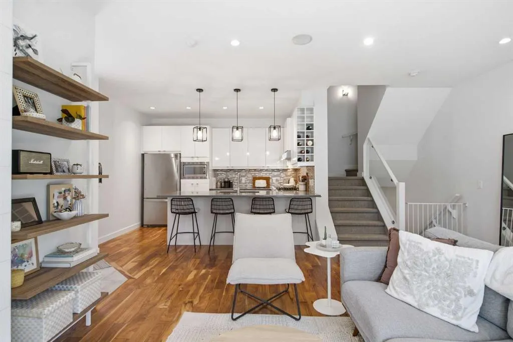 4733 17 Avenue NW #2