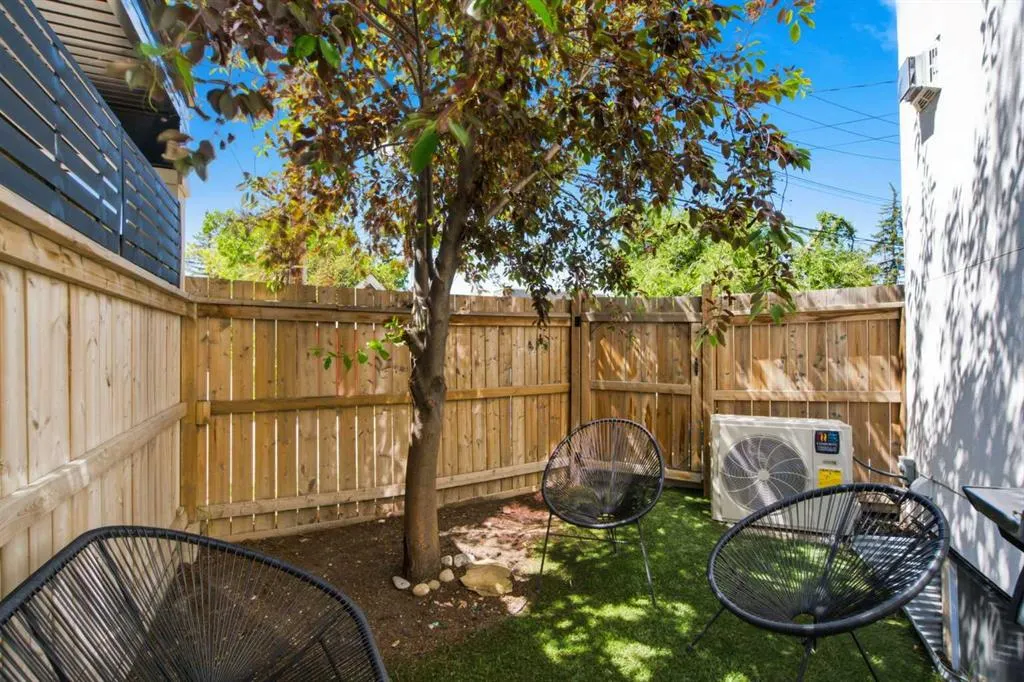 4733 17 Avenue NW #2