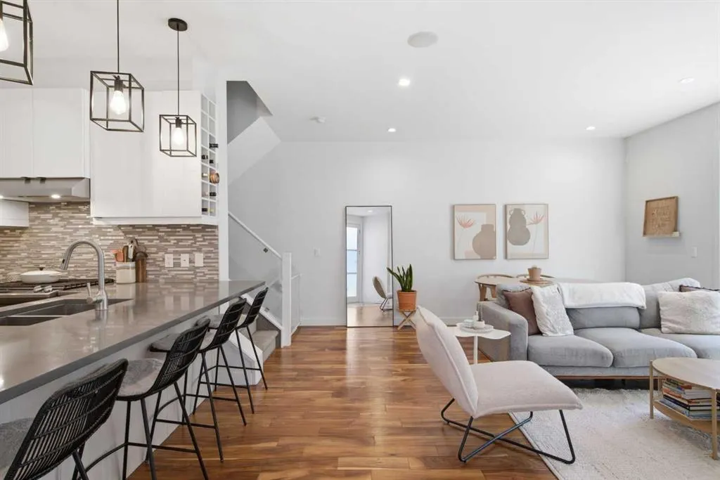 4733 17 Avenue NW #2